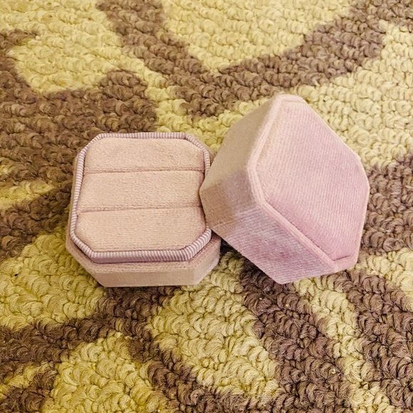 Velvet Ring Box - Picture 2 of 2